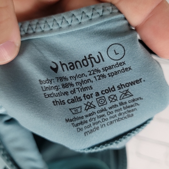 HANDFUL | The Closer front zip close high impact sports bra - Picture 5 of 7